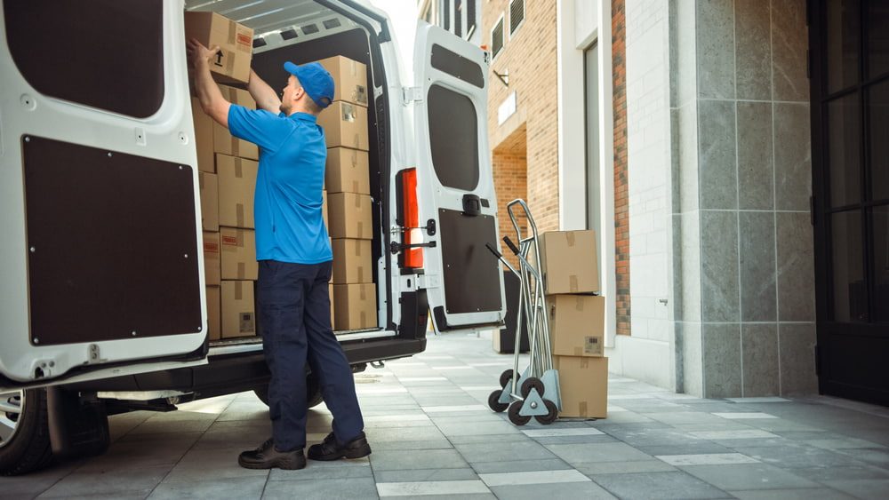 How can I hire experienced movers to safely load a truck in San Diego?
